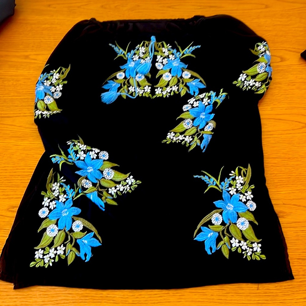 Embroidered shirt